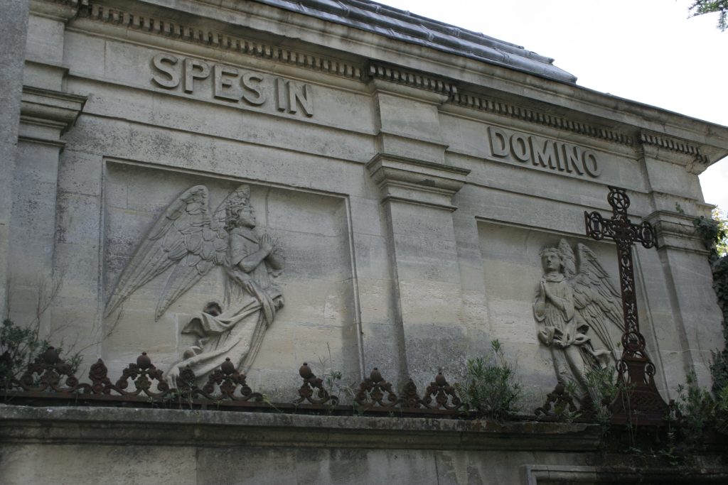 05 - Montataire Le Chateau - Caveau