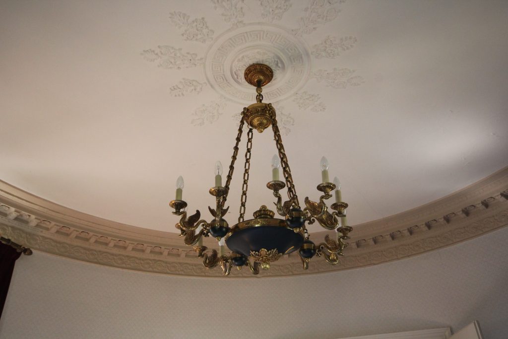 25 - Montataire - Chateau - Interieur - Lustre