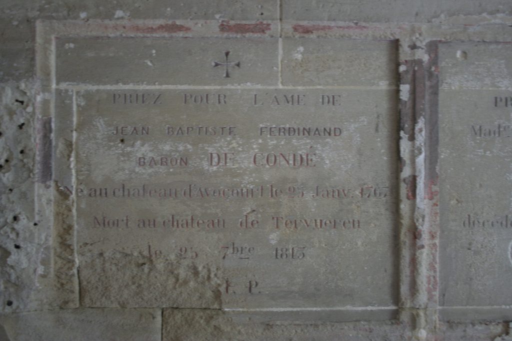 25 - Montataire Le Chateau - Caveau