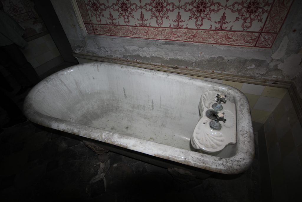 55 - Montataire - Chateau - Interieur - Salle de bain