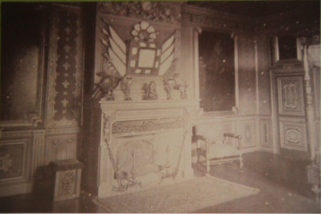 70 - Montataire - Chateau - Interieur