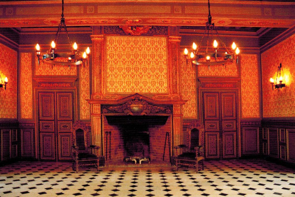 90 - Montataire - Chateau - Interieur - Salle de reception