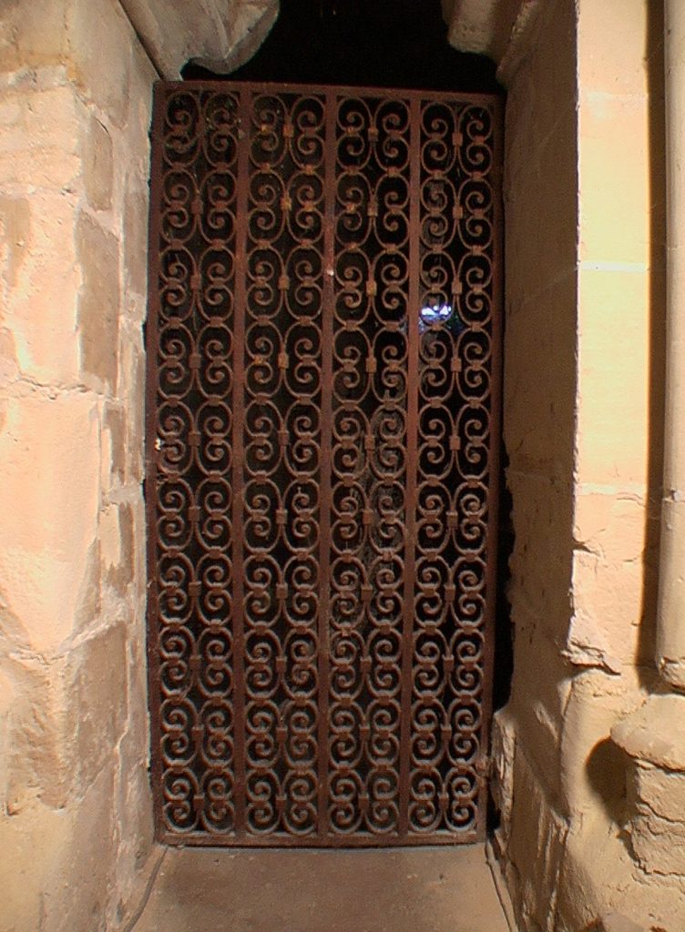 EGLISE CHOEUR GRILLE IMGA0225