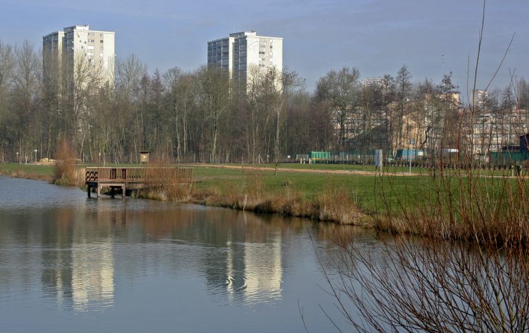 Montataire - Av Mitterand - Residences Hélène -Etang