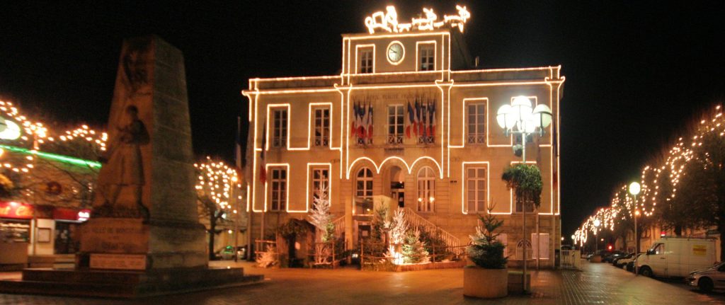 08 - Montataire - Mairie -Illumpination de Noël