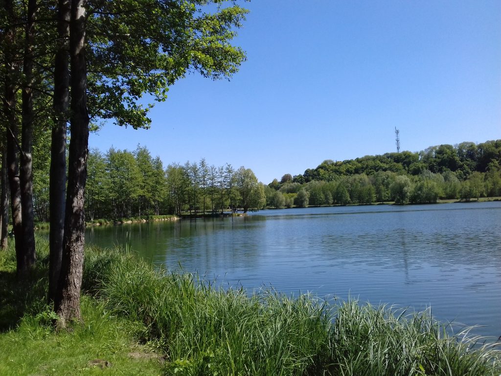 105 - Montataire - Rue Andrée Ginisti - Parc urbain - Etang