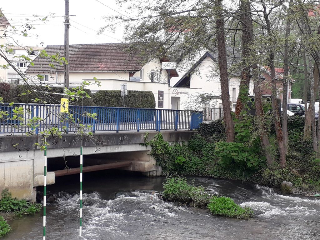 111 - Montataire - Le Thérain - le pont de la ville