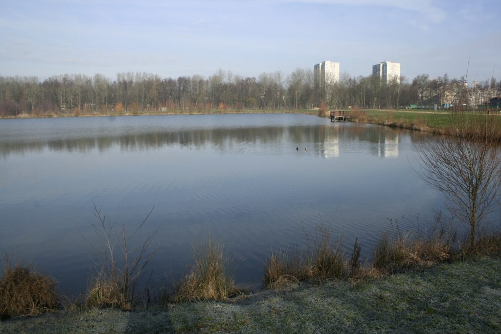 111 - Montataire - Rue Andrée Ginisti - Parc urbain - Etang