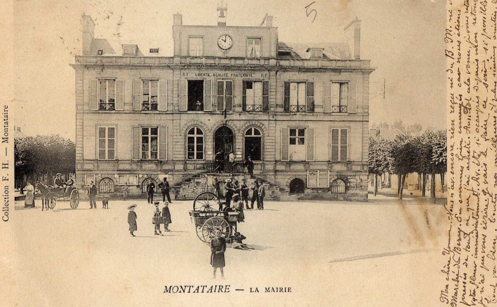 113a - Montataire - Mairie