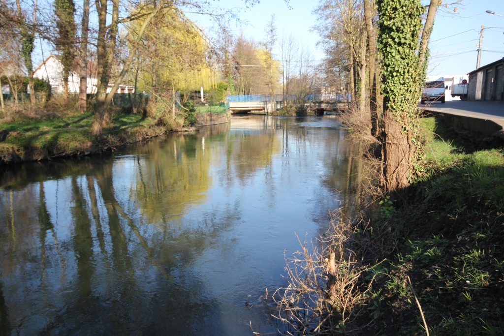 174 - Montataire - Le Thérain