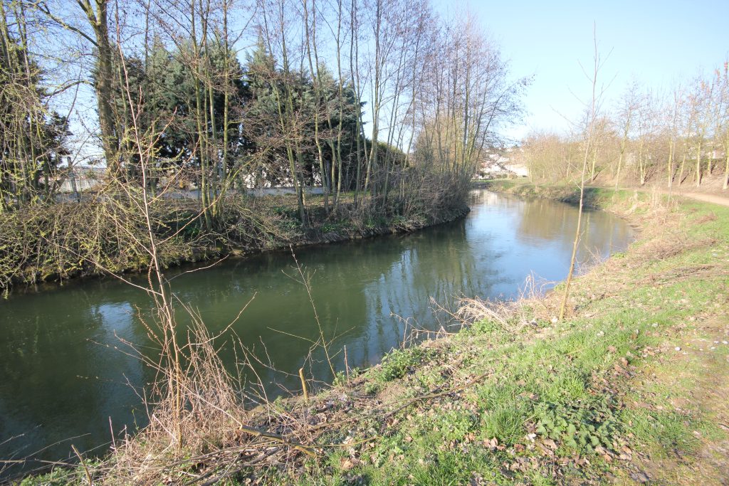 210 - Montataire - Le Thérain