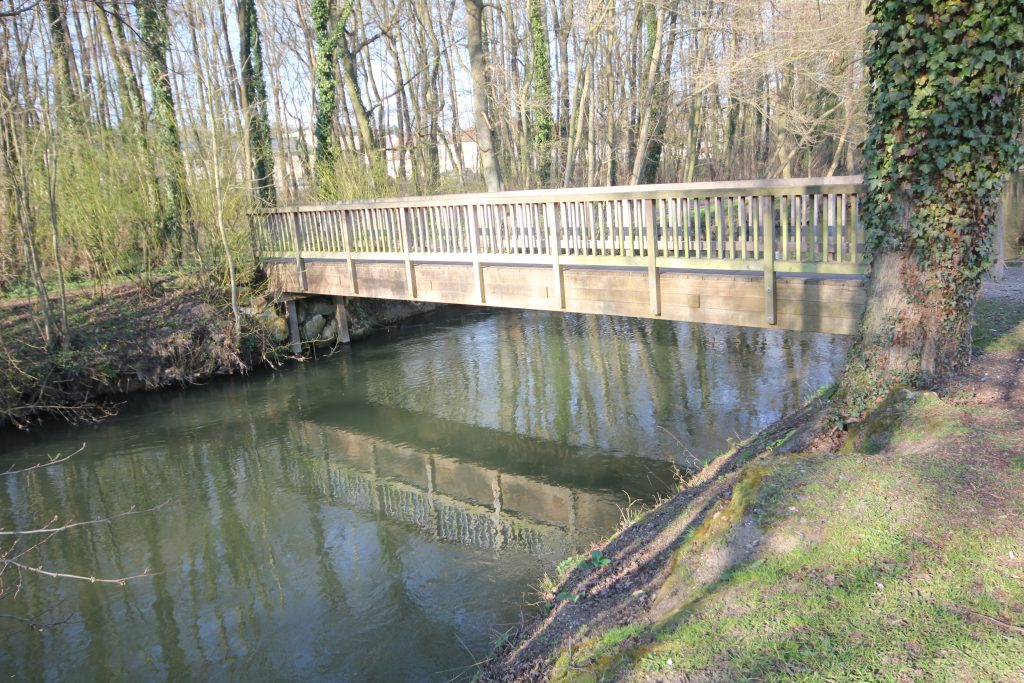 213 - Montataire - Le Thérain