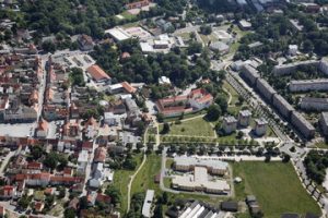 240_F_165661705_0htXleKWR11S7KDTgHjFtZbuPem77J1x