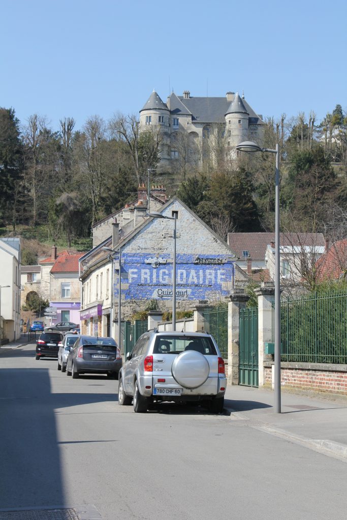 300 - Montataire Le Chateau - vue de la rue Lenine