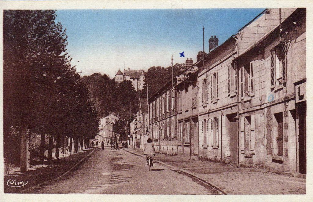 40 - Montataire Le Chateau vue de la rue Lenine