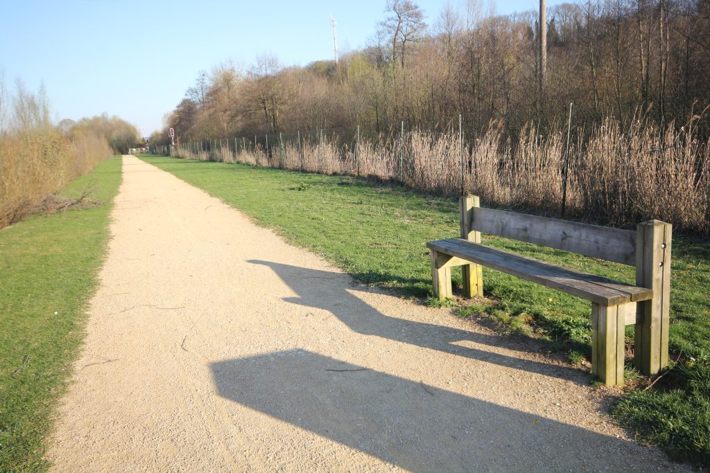 404 - Montataire - Rue Andrée Ginisti - Parc urbain - Etang