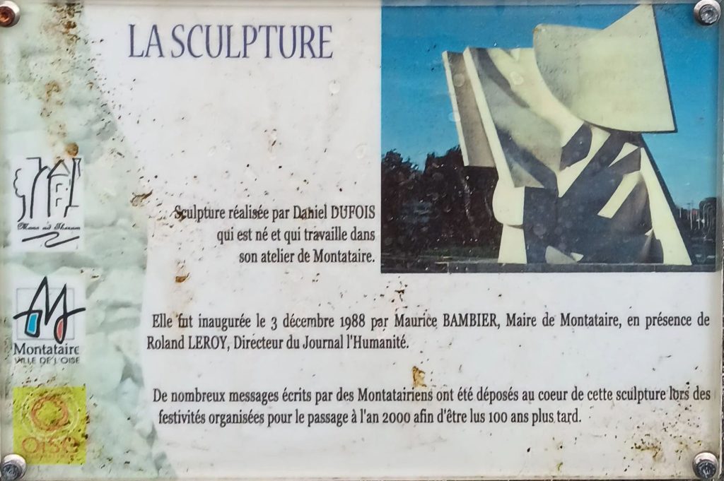 50 - Montataire - Place Auguste Genie - La Sculture-Dufois