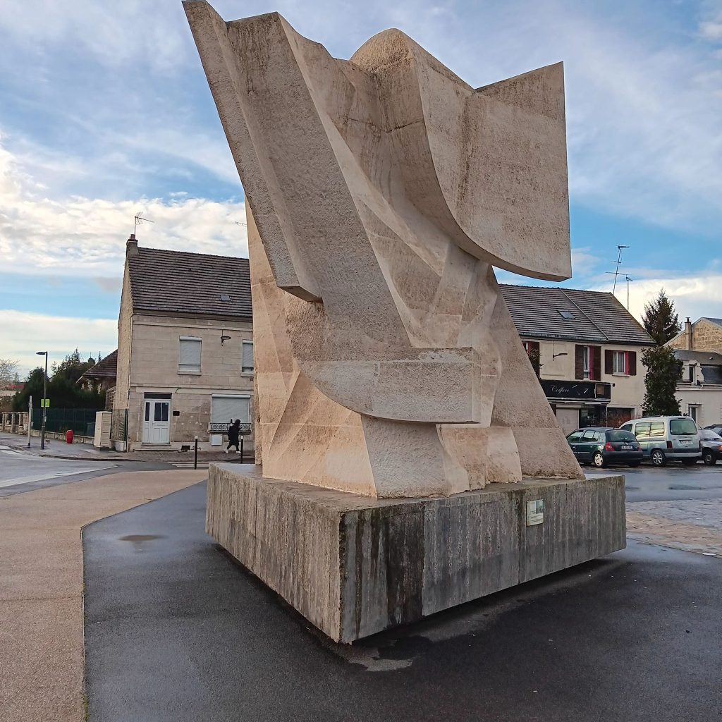 51 - Montataire - Place Auguste Genie - La Sculture-Dufois