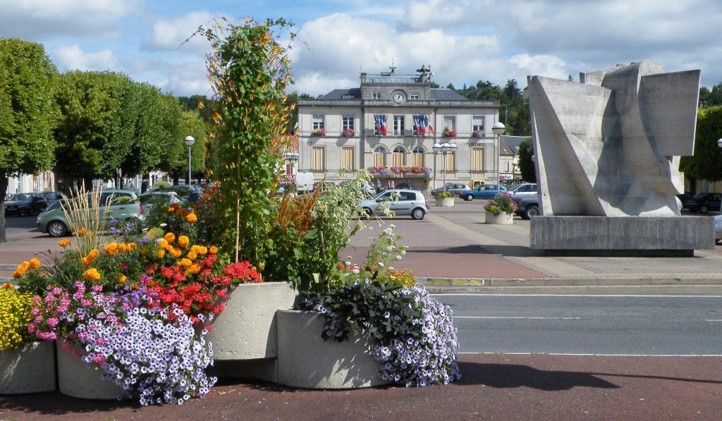 57 - Montataire - Place Auguste Genie - La Sculture-Dufois