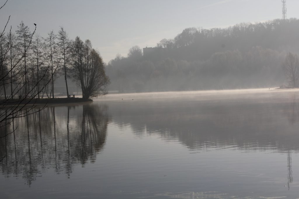 603 - Montataire - Rue Andrée Ginisti - Parc urbain - Etang - Brume