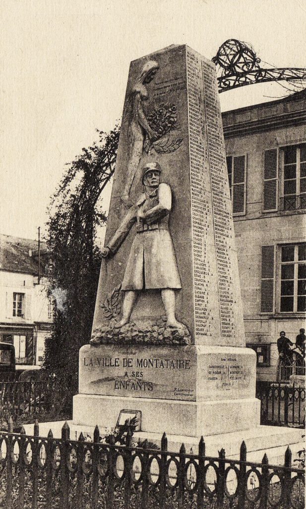 60c - Montataire - Monument aux morts.