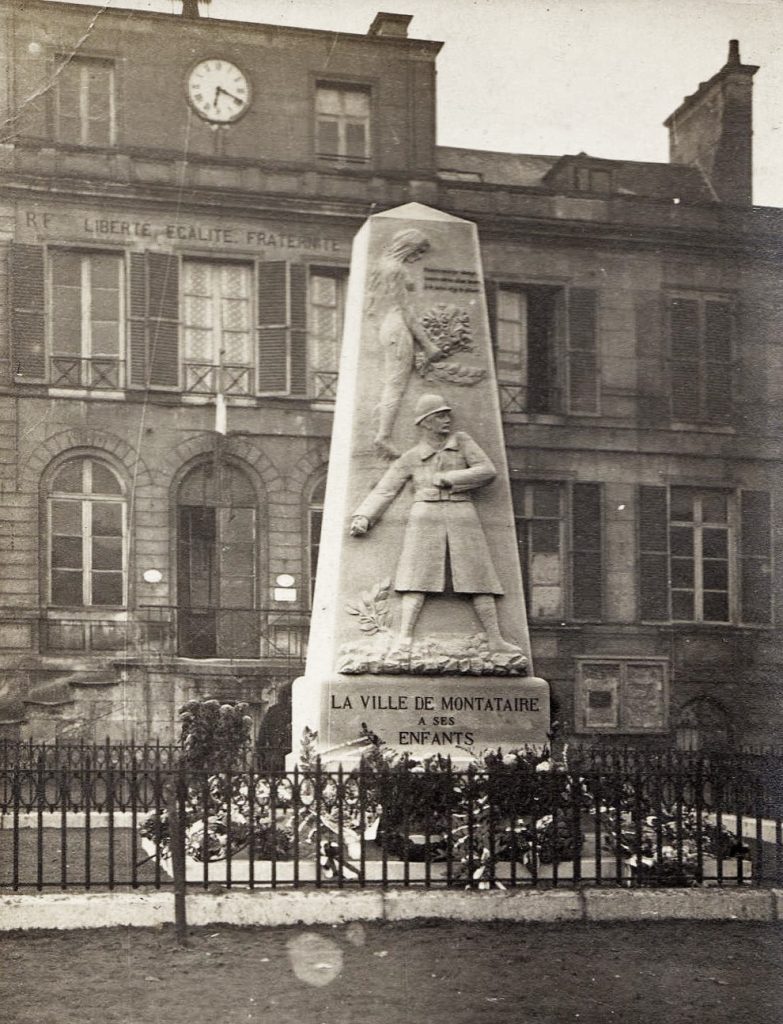 63b - Montataire - Monument aux morts.