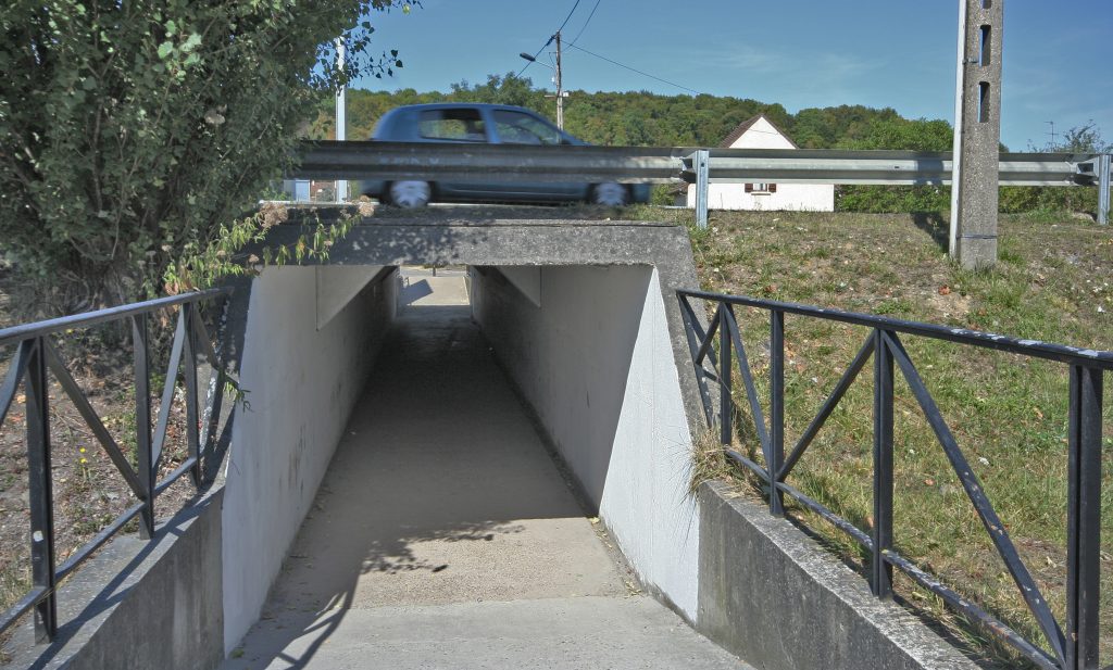 Page 47-04 ZOLA (TUNNEL) IMG_2024 LIVRE