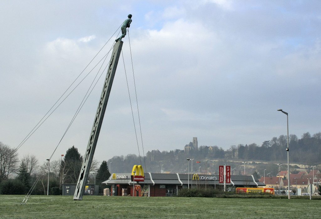 Page 48-01 ROND-POINT PATHE _MG_8287 LIVRE