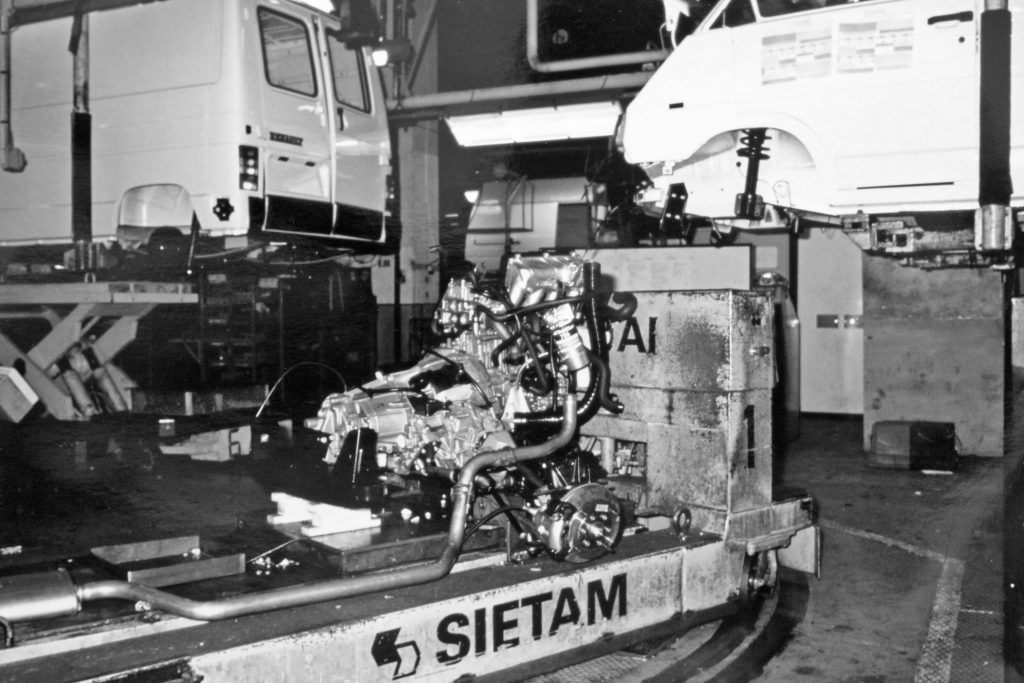 Trafic Montage moteur C7D_9341