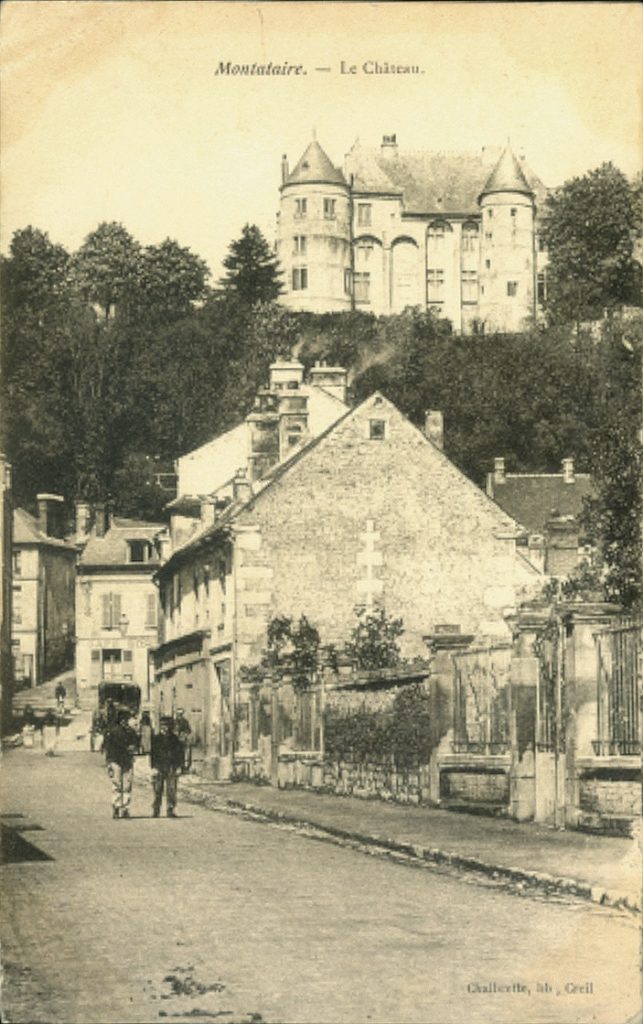 chateau vu de la rue Lenine