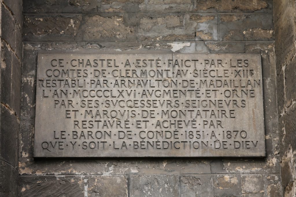 02 – Montataire – Chateau – Plaque