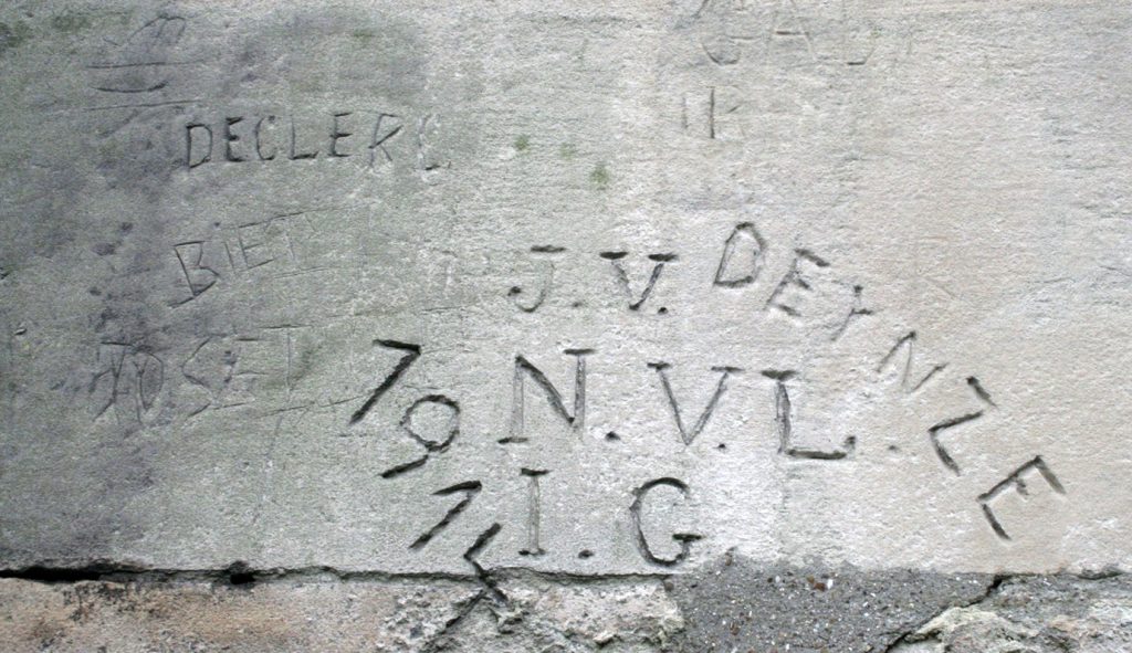 03 – Montataire – Sente du Panorama – Graffiti
