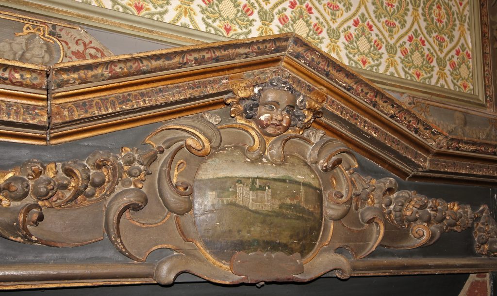 13 – Montataire – Chateau – Interieur salle d’honneur cheminée