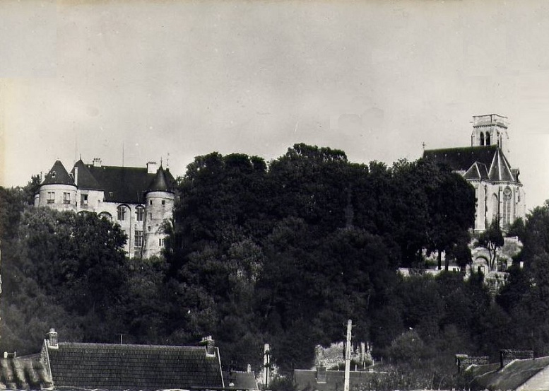 16 – Montataire – L’église et le chateau