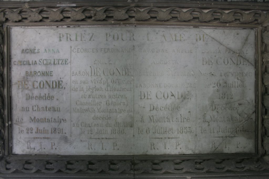 22 – Montataire Le Chateau – Caveau