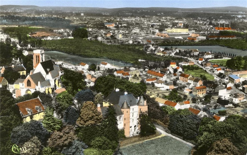 22 – Montataire – L’église et le chateau – Vue aerienne