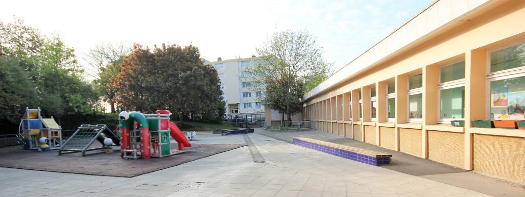 23 FRANCE DECOUR ECOLE DECOUR IMG_1697 LIVRE