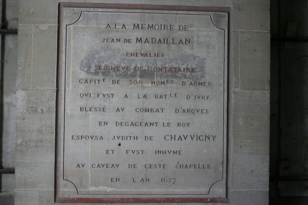 23 – Montataire Le Chateau – Caveau