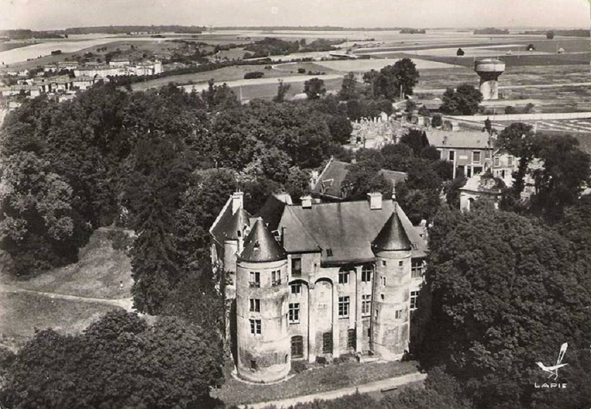 24 – Montataire Le Chateau vue aerienne