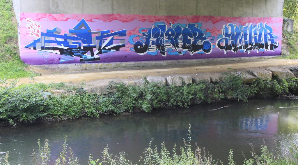 250 – Montataire – Le Thérain – Fresque – pont Graffiti