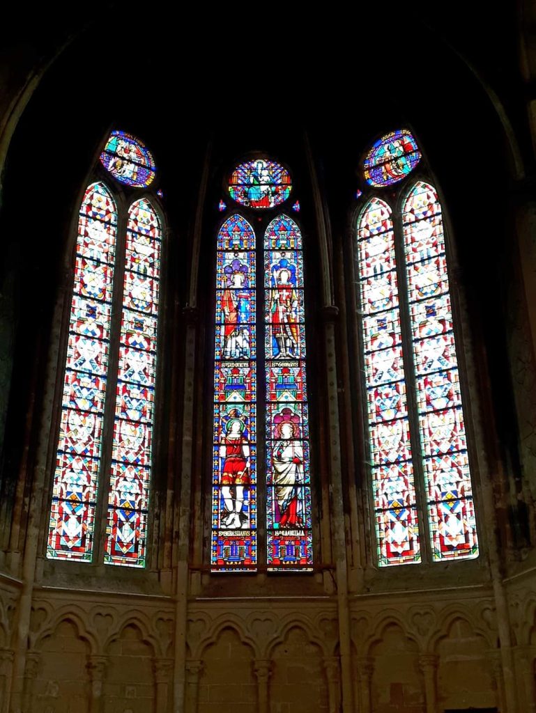 30 – Montataire – Interieur Eglise Vitraux