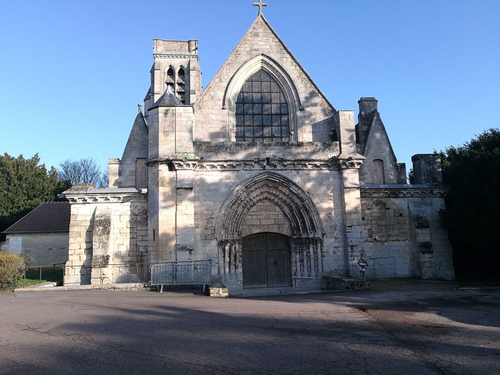 33 – Montataire – Eglise facade