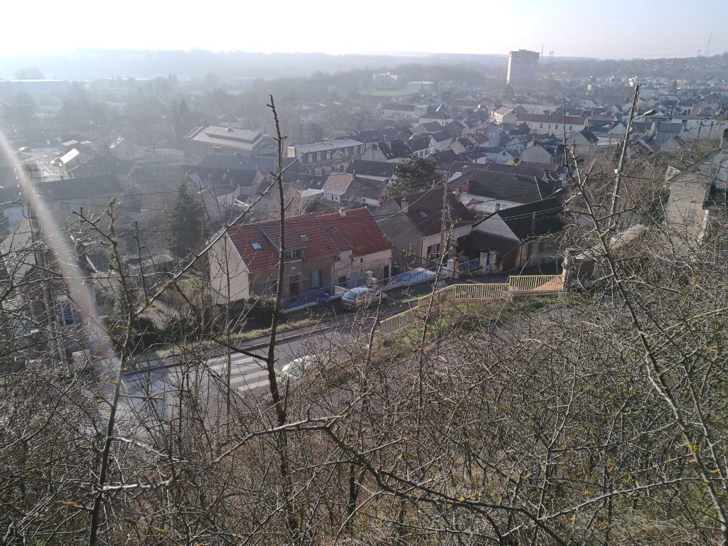36 – Montataire – vue panoramique depuis la rue de l&rsquo;église