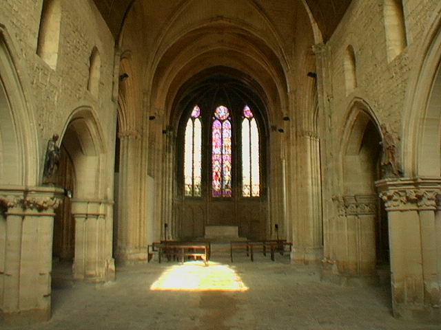 37 – Montataire – Interieur Eglise – NEF