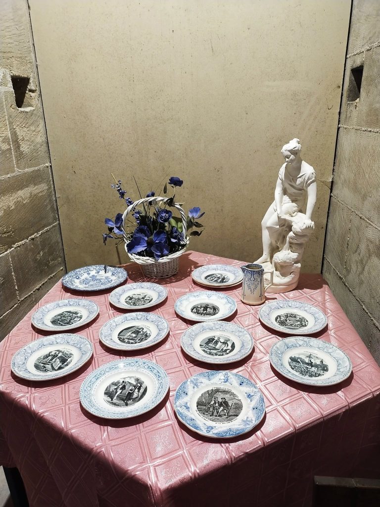 49 – Montataire – Chateau – Interieur