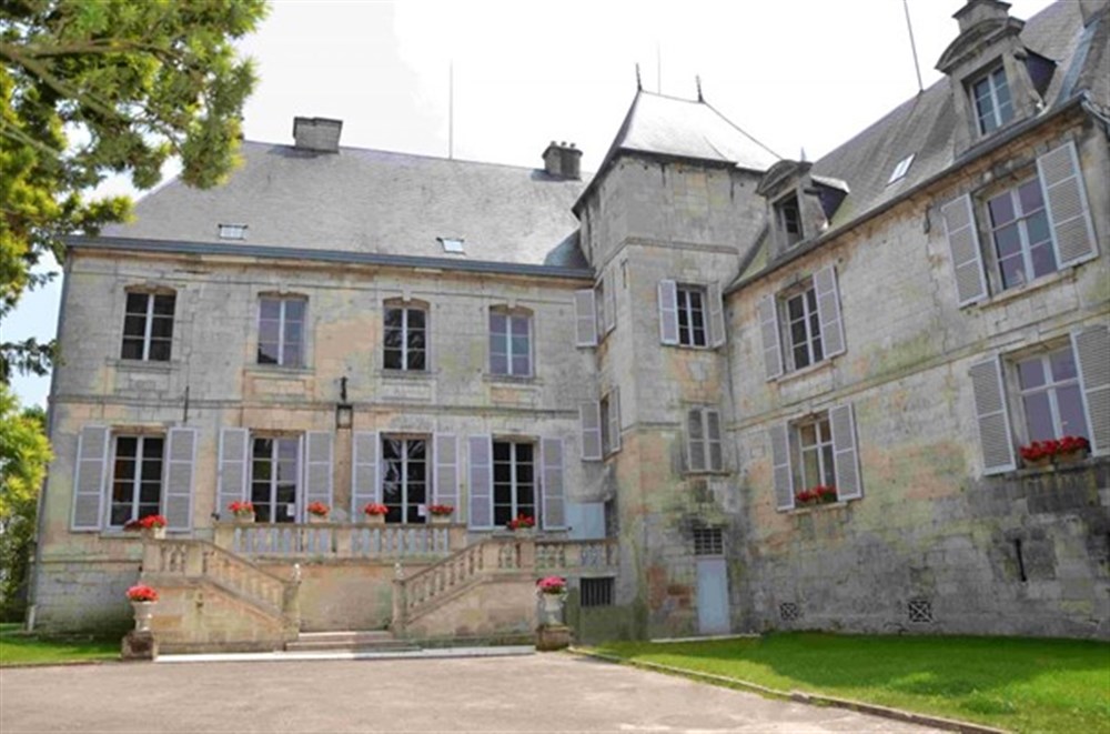 50 – Montataire Le Chateau – Derrière
