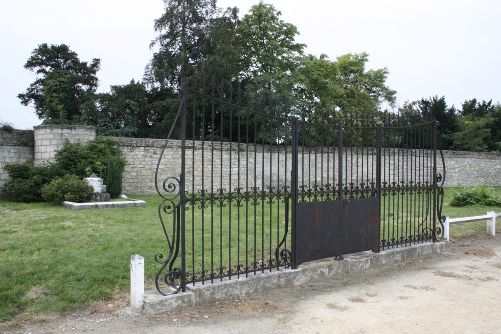 50 – Sépulture Naylor Dunbar Schultze, rue de l&rsquo;église