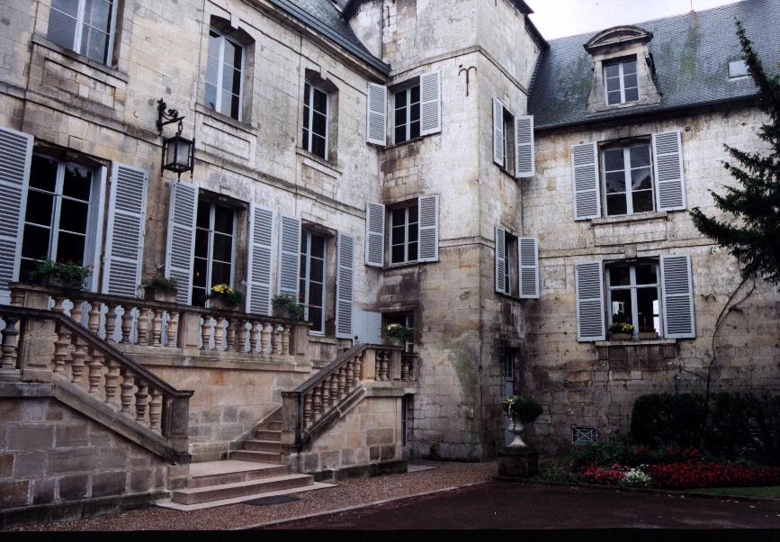51a – Montataire Le Chateau – Derrière