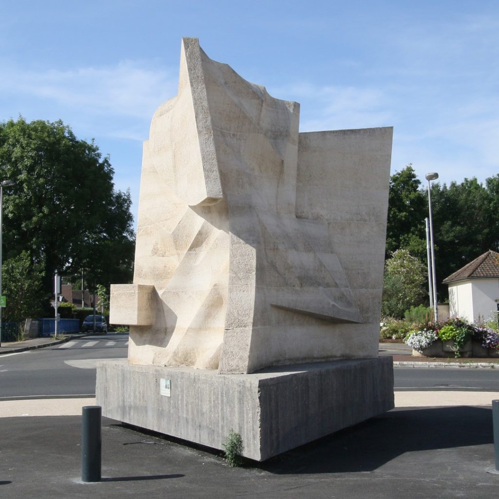 53 – Montataire – Place Auguste Genie – La Sculture-Dufois