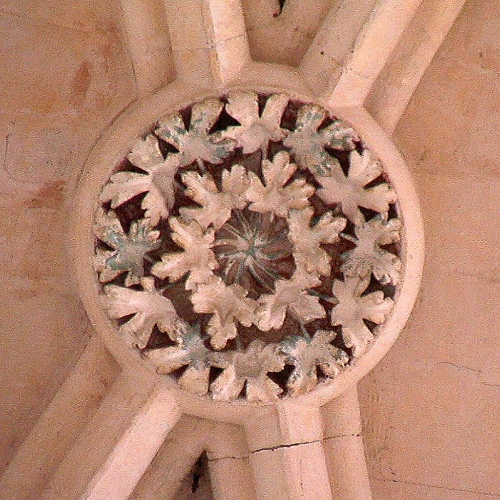 57 – Montataire – Interieur Eglise Decors, scultures architecture Cle de voute